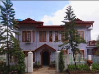 Golden Empress Hotel 3*