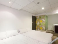 I-Gogo Colorful Hostel