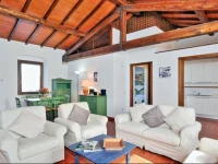 Pimpinnacolo Gardens - My Extra Home