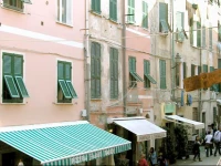 MB Sisters Glam Rooms