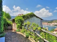 Ercole Gardens - My Extra Home