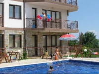 Templum Yovis Apartments