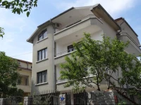 Yanevi Apartments 2*