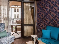 8 1/2 Art Guest House