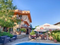 Guest House La Casa 3*