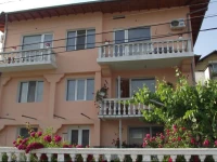 Family Hotel Velevi 2*