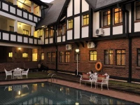 Cresta Churchill Hotel