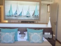 Coral Bay Beachfront Apartment