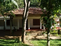 Kandy Little White House