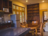 Lake Reach Residence