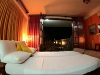 Airport Square villa