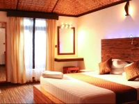 Yonder Retreat Folhudhoo 4*