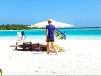 Dhiffushi White Sand Beach