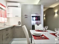 Ocean Drive Court Apartment