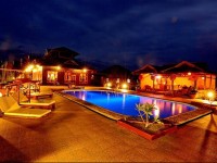 Shwe Inn Tha Floating Resort