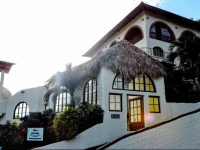 Casa Bahia Family Adventure & Surf Hotel