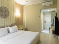 RedDoorz @ Istana Plaza