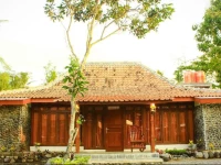 Senthong Asri Hotel and Resto