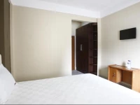 RedDoorz Near Cilandak Town Square