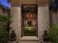 Coconuts Villa Balangan Beach