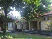 Nyoman Bungalow