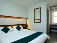 RedDoorz @ Dewi Sri 2