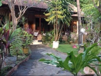 House of Vera and Beautiful Garden