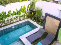 Black & White Villas