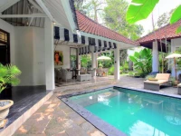 Villa Putih Sekali