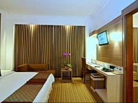 Inna Simpang Tunjungan Surabaya