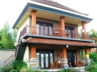 Adi Santia Bungalows