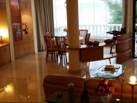 Tropical Sea View & Sunshine