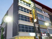 9 Square Hotel - Bangi