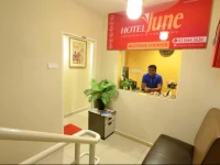 Hotel June 2*