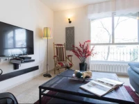 Best Location German Colony Apartment