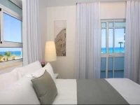 Gordon Hotel & Lounge