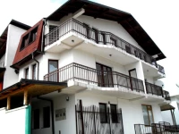 Hayat Apartments  3*