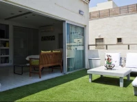 Studio Penthouse Apartment with Terrace and Sea View