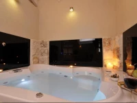 Monro Boutique Suites