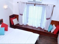 Jim and Paddy Houseboat Cruises