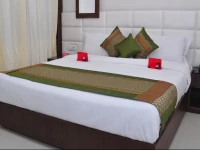 OYO Rooms Twelve Hotel Lane Queens Road