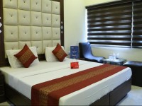 OYO Rooms Sector 22 Mobile Market
