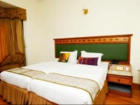 Lambas House - DLF Phase 2