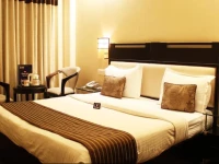 OYO Premium Near Galleria Market 2