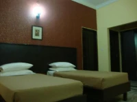 Guest Inn Suites-Castle