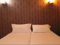 Lakeshore Riverland Houseboat