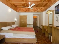 OYO Premium Apple Garden