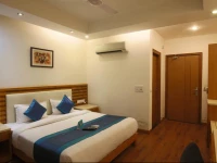 FabHotel Santacruz (Airport)