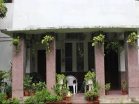 Amidst Monuments and Serenity