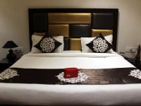 OYO Premium Anand Vihar 2